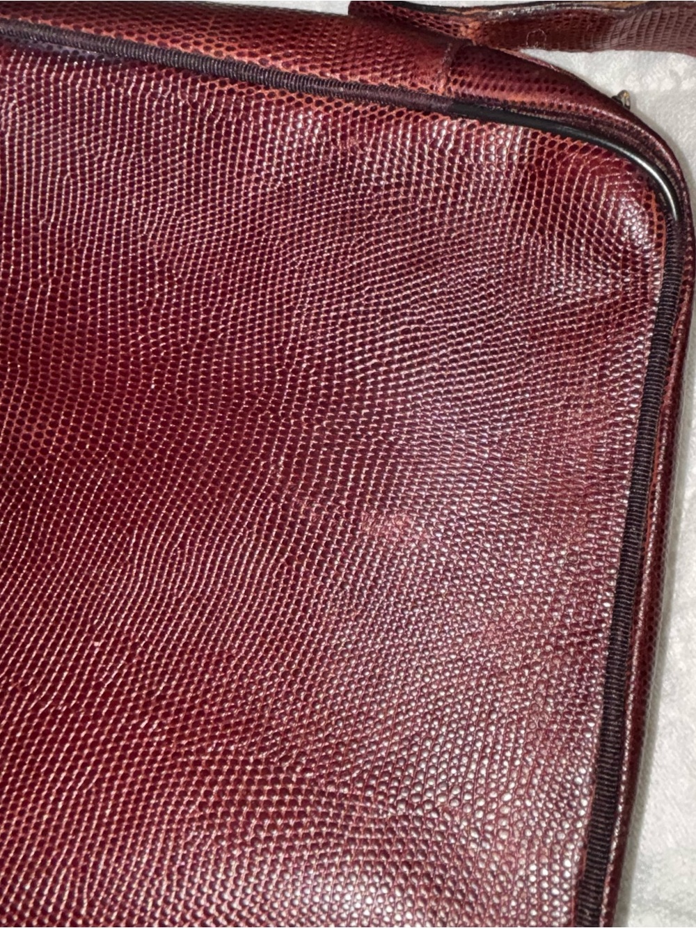 Vintage Salvatore Ferragamo Burgundy Lizard-Embossed Vara Leather Crossbody Bag - Picture 7 of 9